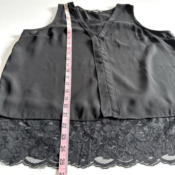 Suzy Shier Black Sleeveless Layered Top with Lace Hem, Size Large - Picture 5 of 16